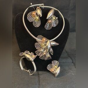 Elegant Silver and Gold Floral Jewelry Set